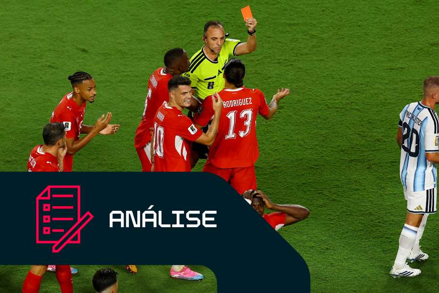 João Pinheiro na expulsão a Embolo, da Suíça
