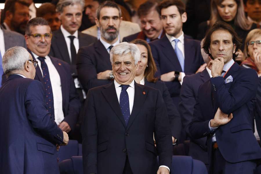 Pedro Rocha no camarote do Bernabéu durante o jogo Espanha-Brasil