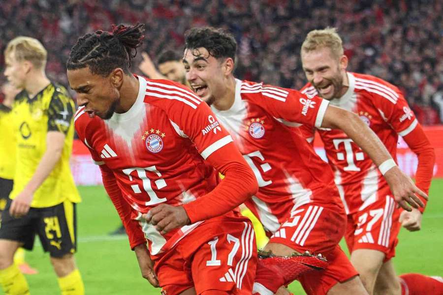 Bayern v bundesligovém šlágru porazil Dortmund 2:1.