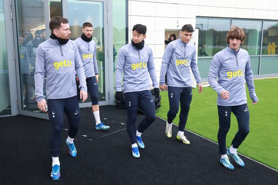 Spurs players in training ahead of the Wolves game