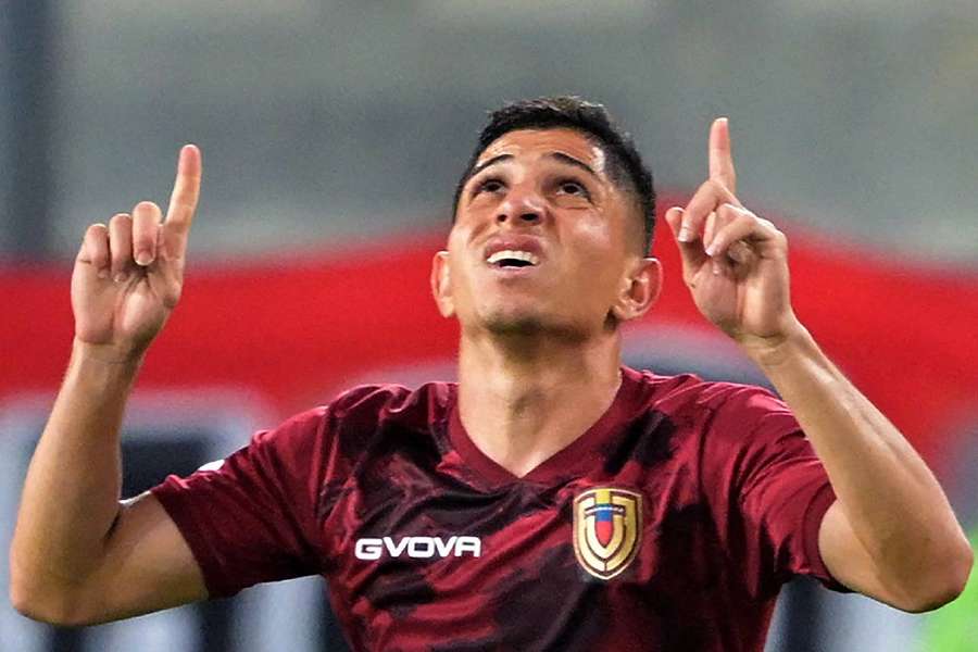 Savarino marcou o gol da seleção venezuelana no empate com o Peru