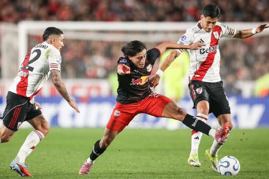 Bragantino perdeu chance de ficar a um ponto do River Bragantino perdeu chance de ficar a um ponto do River