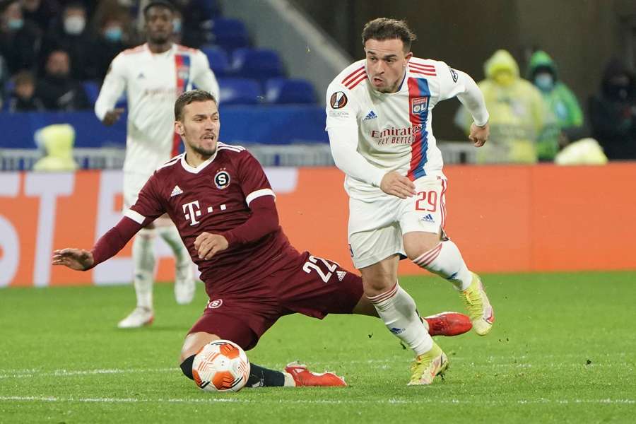 Lukáš Haraslín sváděl v listopadu 2021 souboj i s Xherdanem Shaqirim. Lukáš Haraslín sváděl v listopadu 2021 souboj i s Xherdanem Shaqirim.