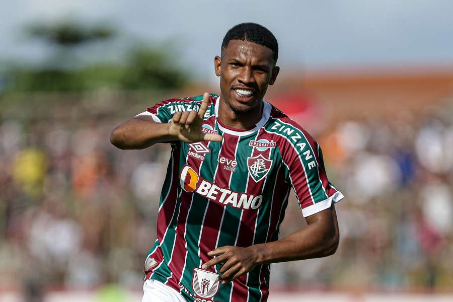 Lelê abriu o marcador para o Fluminense contra a Portuguesa-RJ
