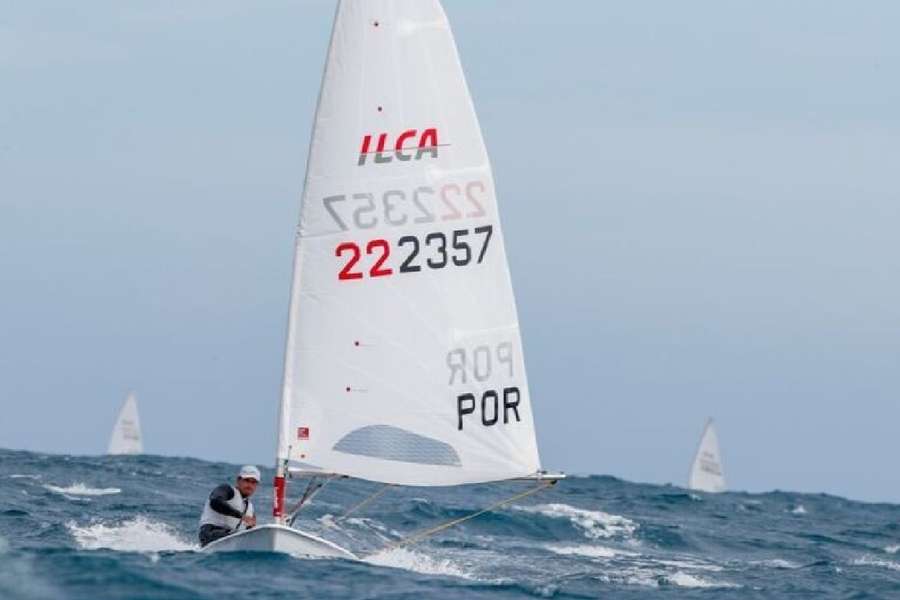 Com um 10.º e um 26.º lugares, o português soma agora 60 pontos, a 46 do comandante, o britânico Michael Beckett, com 14