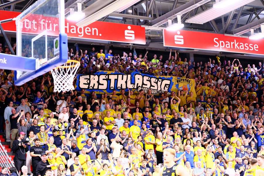 Hagen-Fans halten ein "Erstklassig"-Banner