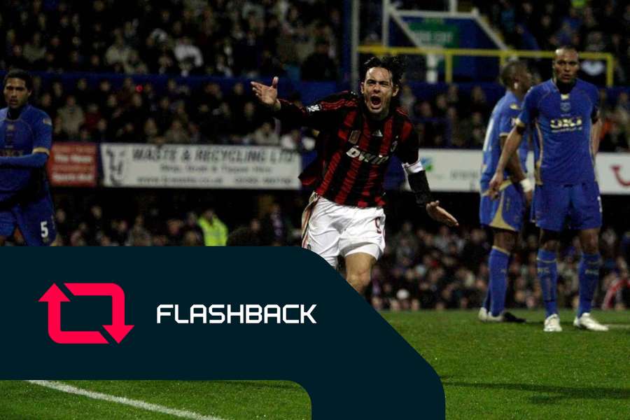 Filippo Inzaghi comemora o golo de empate do Milan no Fratton Park