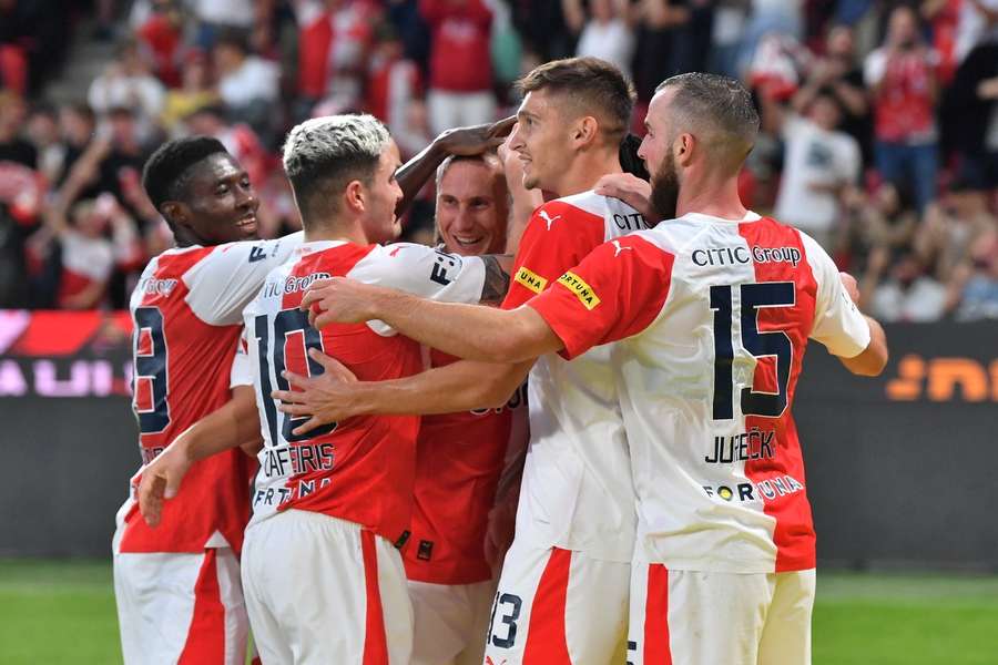 Slavia bude v zápase se Servette mírným favoritem.