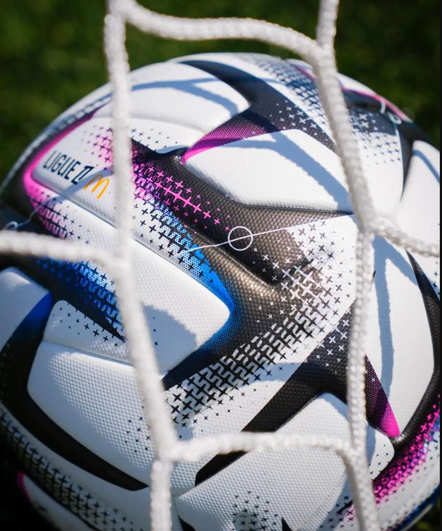 Le ballon de la Ligue 1 2025-26 Le ballon de la Ligue 1 2025-26