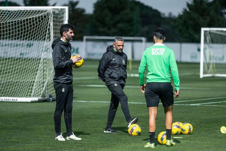 Rui Borges orienta treino do Sporting no Jamor