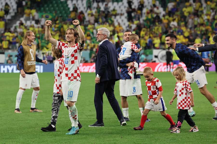 Modric, aos 37 anos, vai para uma meia-final de um Mundial