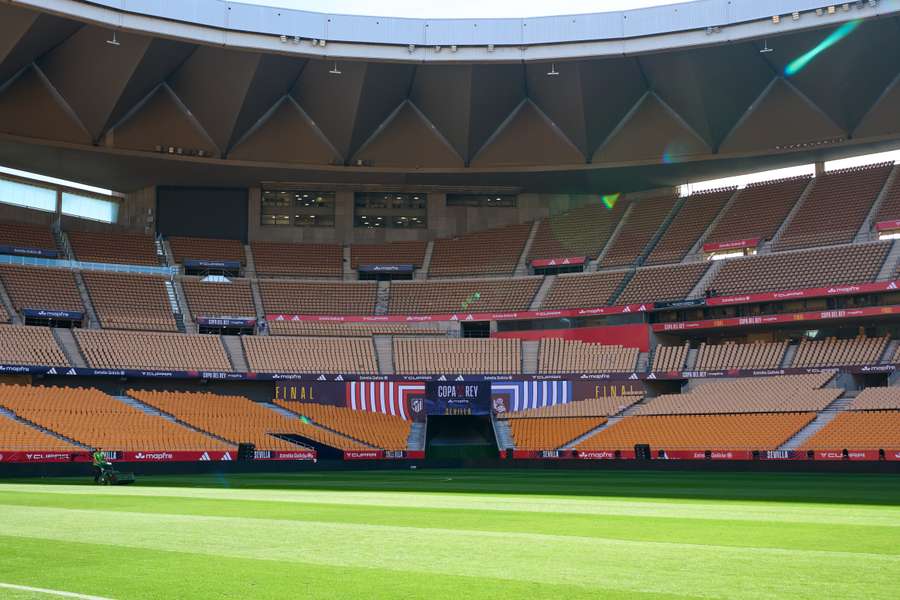 La Cartuja, con los atavíos de la final de la Copa del Rey