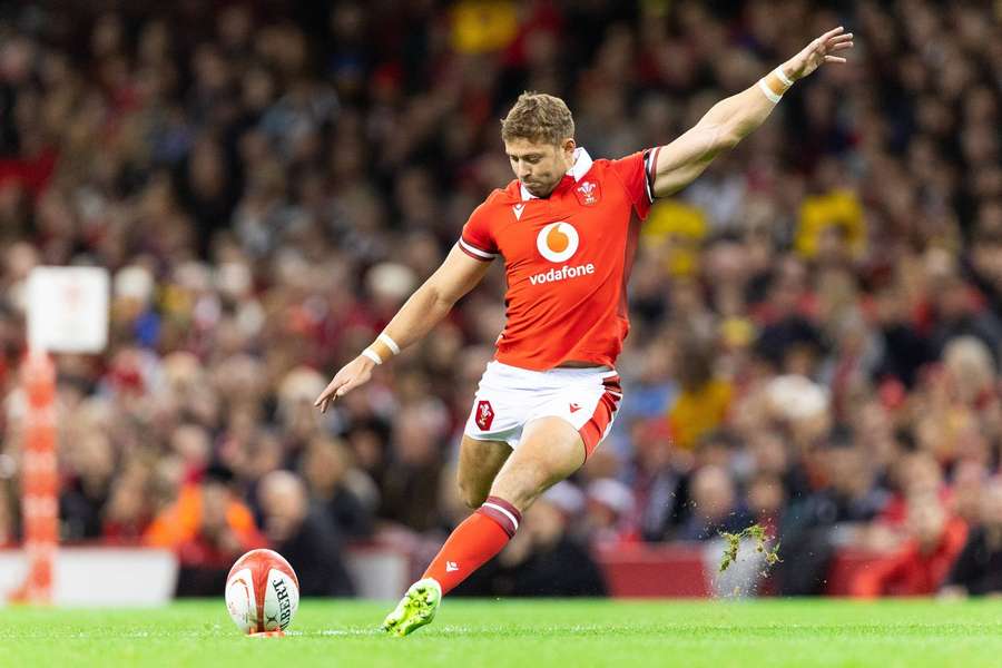 Leigh Halfpenny will make his Super Rugby debut for the Canterbury Crusaders on Saturday