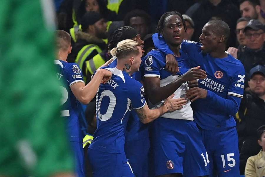 Chelsea domine Tottenham et se rapproche d'une inespérée qualification européenne