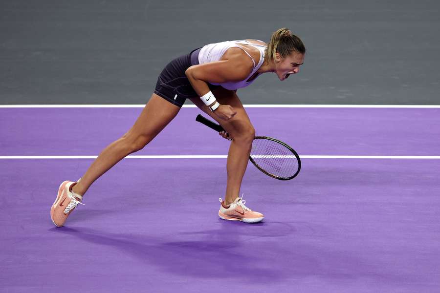 Sabalenka festeja un punto en las WTA finals