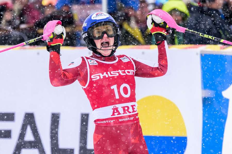 SkiFlash: Nächster Dreifachsieg in Kvitfjell & Überraschungssieg in Aare