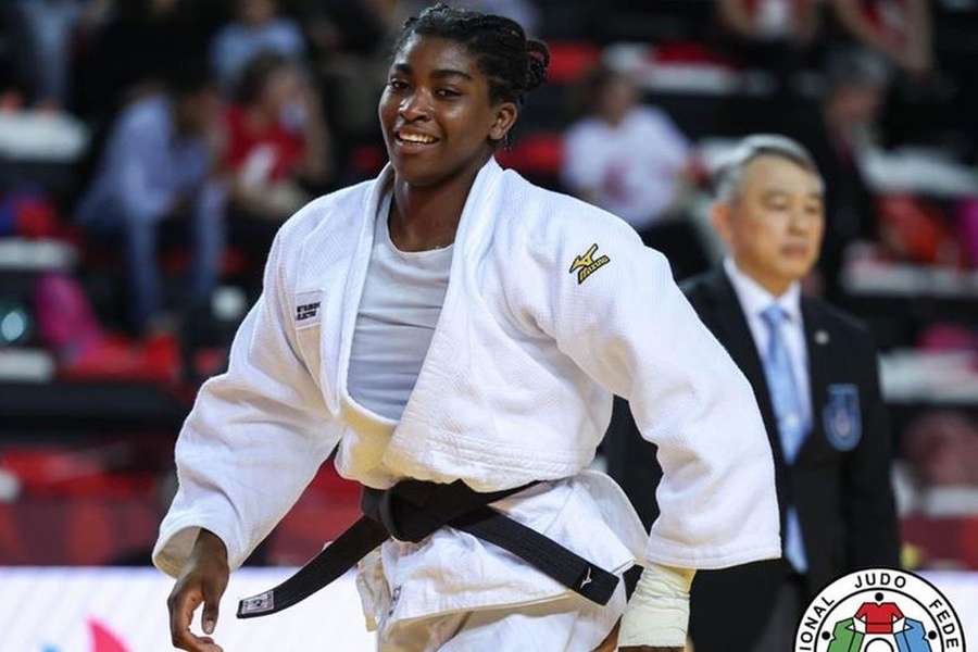 Taís Pina perdeu nas meias-finais com a húngara Szofi Ozbas