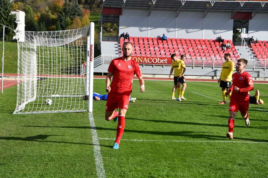 Kucharčík je kapitánom Považskej Bystrice. Kucharčík je kapitánom Považskej Bystrice.