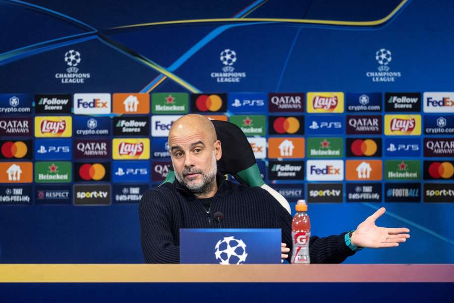 Guardiola tijdens de persconferentie