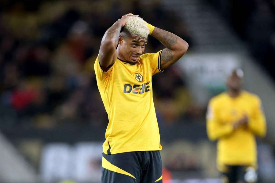 Lemina ficará fora da equipe do Wolves até decidir seu futuro no clube Lemina ficará fora da equipe do Wolves até decidir seu futuro no clube
