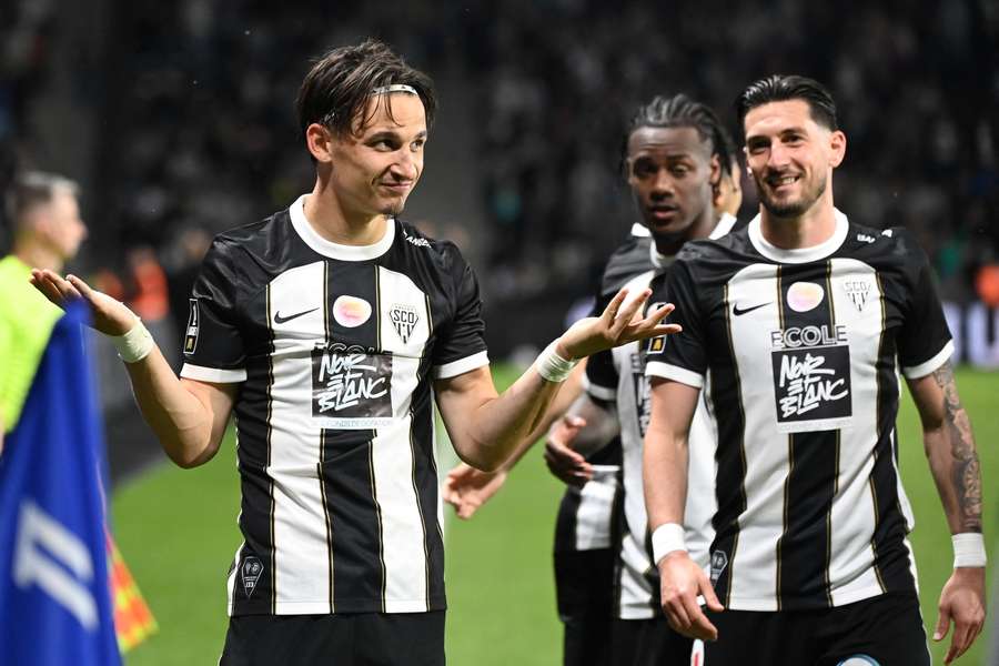 Angers se maintient en Ligue 1 grâce à une victoire qui condamne Strasbourg dans la course à la C1