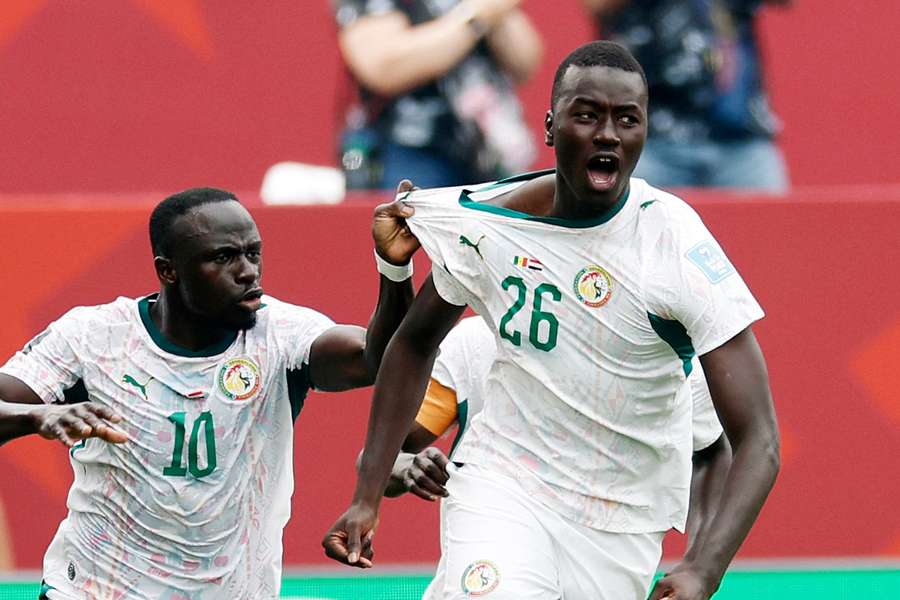 Pape Gueye comandou vitória de Senegal