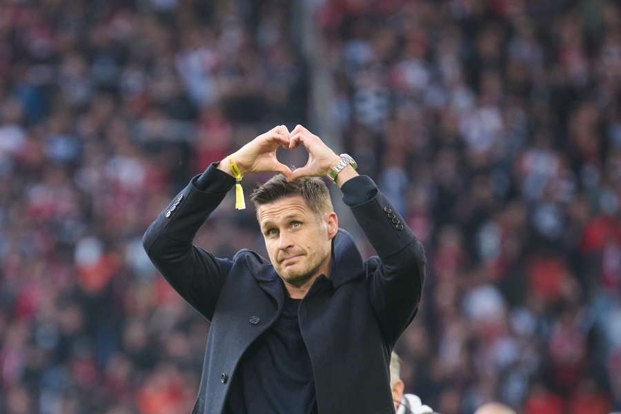 Kehl spielte als Profi zwischen 2002 und 2015 für den BVB