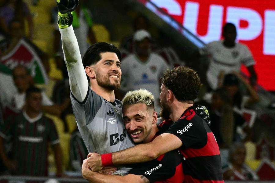 Rossi brilhou na disputa de pênaltis da final do Carioca Rossi brilhou na disputa de pênaltis da final do Carioca