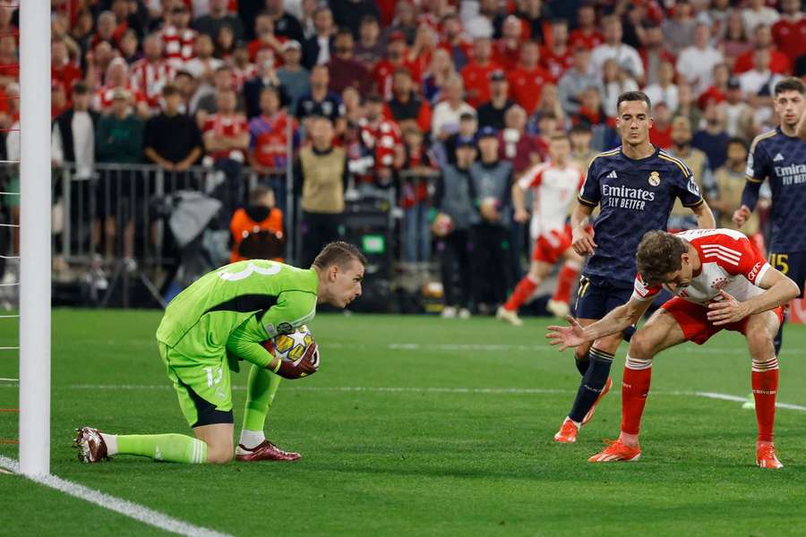 Andriy Lunin assumiu a titularidade da baliza do Real Madrid