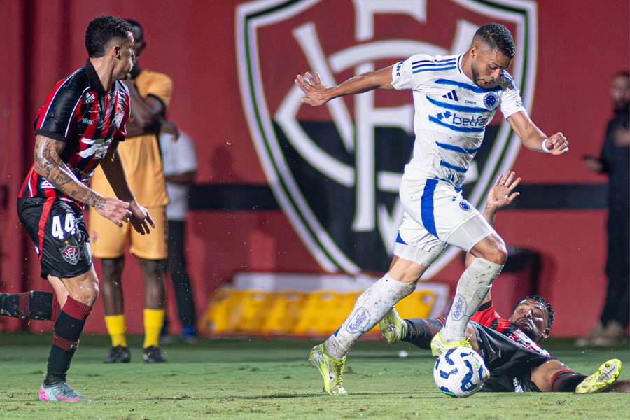 Cruzeiro criou mais chances que o Vitória Cruzeiro criou mais chances que o Vitória