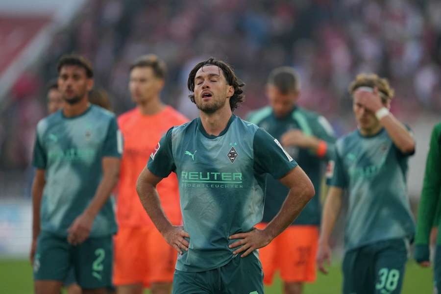 Borussia Mönchengladbach steht auch nach dem Rheinderby ohne Punkte da. Borussia Mönchengladbach steht auch nach dem Rheinderby ohne Punkte da.