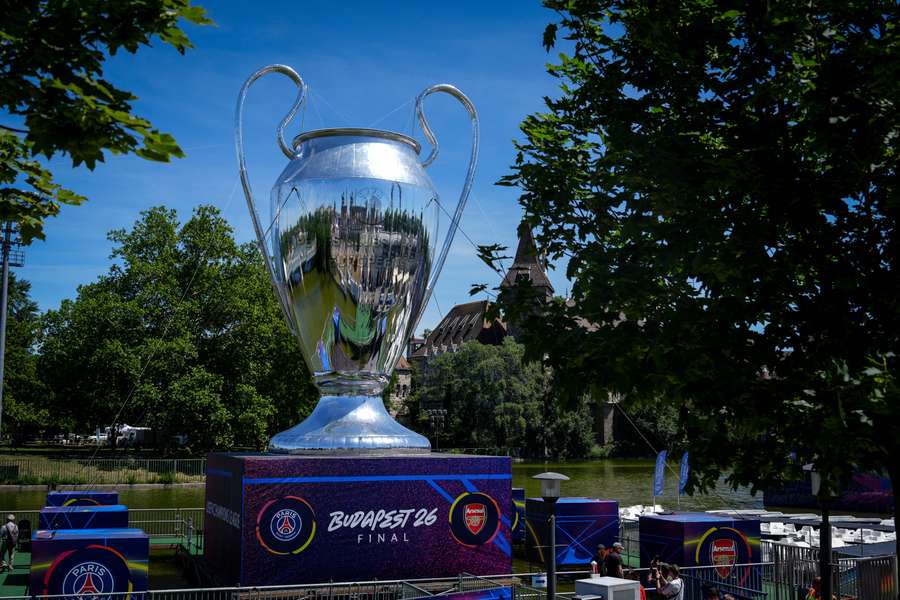 Finále Ligy mistrů začne v 18:00 v Budapešti. Finále Ligy mistrů začne v 18:00 v Budapešti.