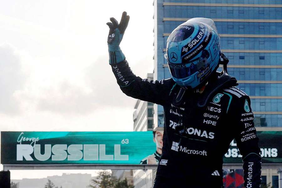 Russell superou o monegasco Charles Leclerc, da Ferrari Russell superou o monegasco Charles Leclerc, da Ferrari