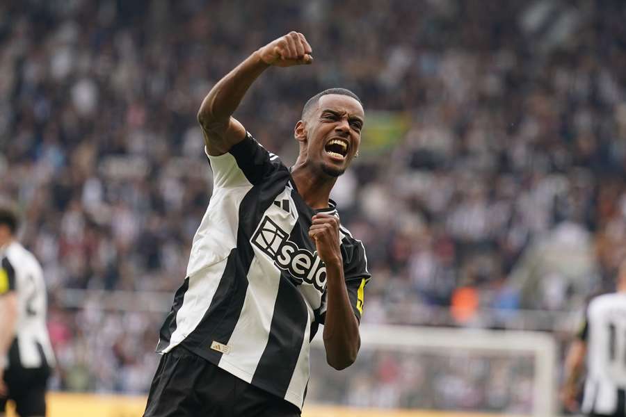 Pardew on Isak's links to Liverpool: It won’t go away until they conduct their business...