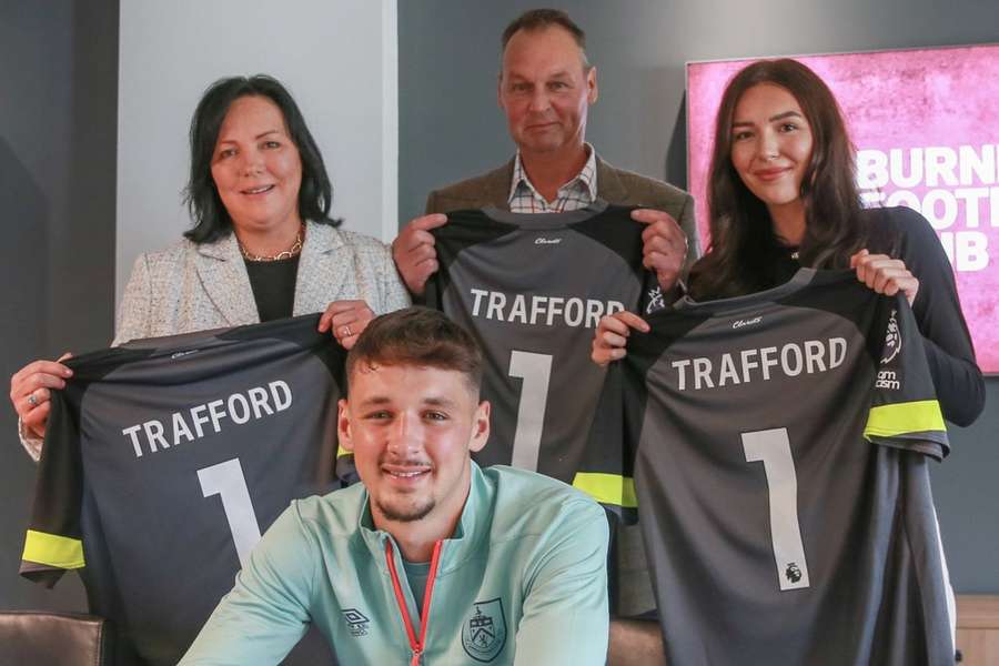 James Trafford assinou pelo Burnley