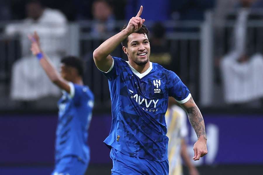 Marcos Leonardo apontou um hat-trick