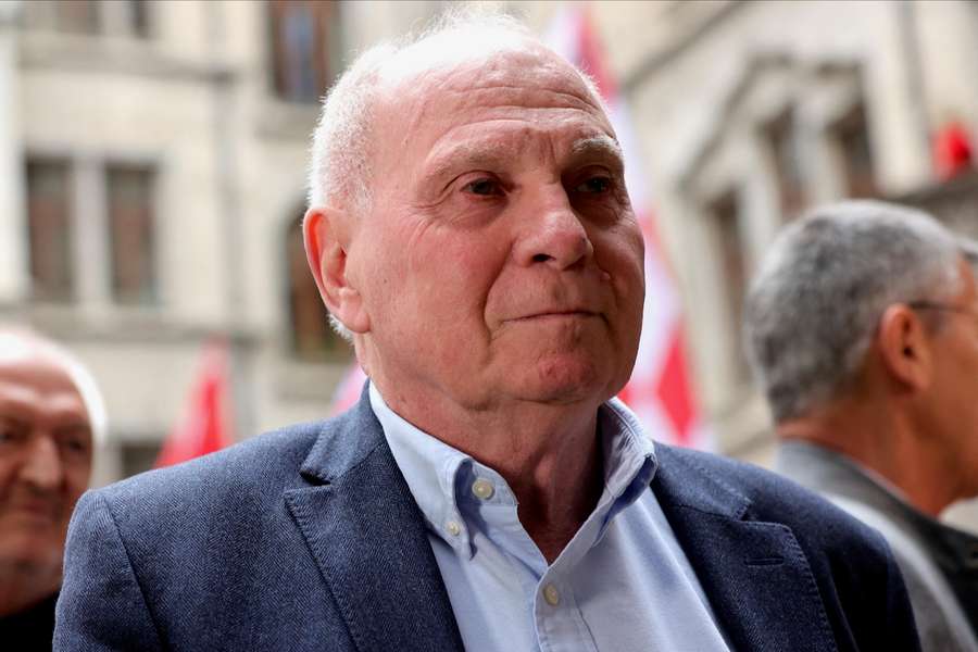 Uli Hoeneß ist mit den Auftritten der Bayern bei der FIFA Klub-WM zufrieden.