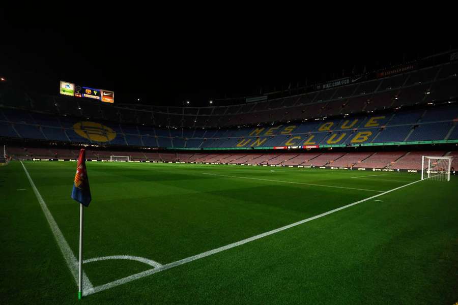 Barcelona renegotiate deal to finance stadium revamp