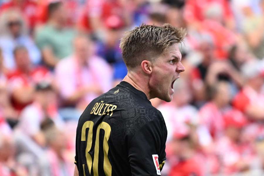 Marius Bülter bejubelt seinen goldenen Treffer. Marius Bülter bejubelt seinen goldenen Treffer.