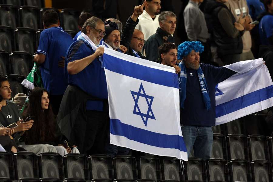 Israelische Fans bei einem Länderspiel gegen Italien Israelische Fans bei einem Länderspiel gegen Italien