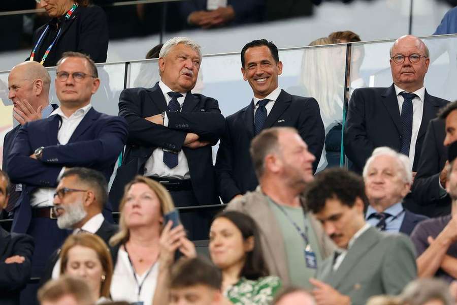 Pedro Proença na tribuna do Signal Iduna Park