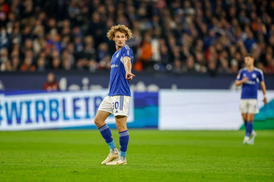 Alexe Krále nepustí do jarního úvodu Bundesligy potíže s meziobratlovou ploténkou.