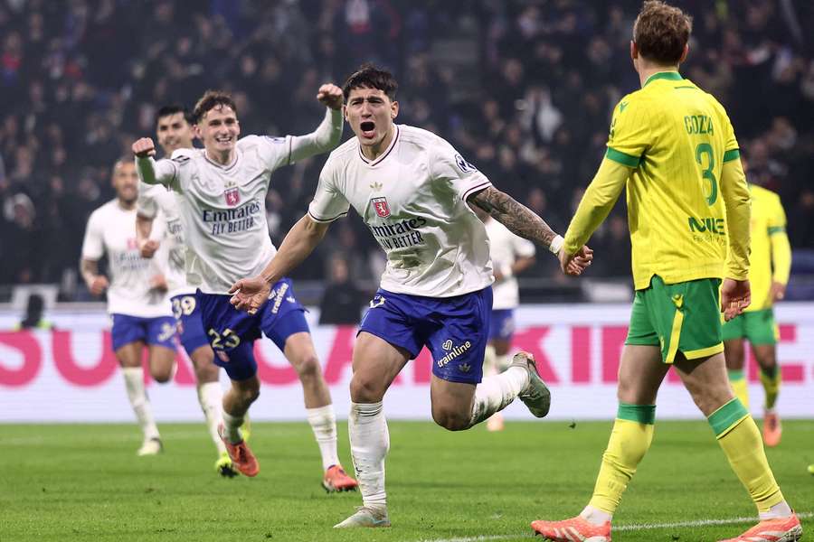 Satriano bisou na partida