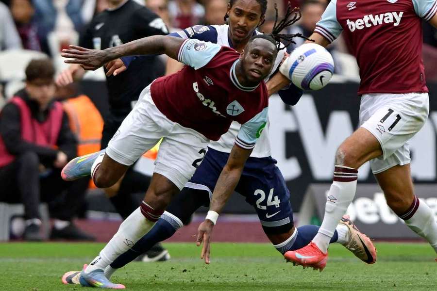 Wan-Bissaka happy West Ham fought back for Spurs draw