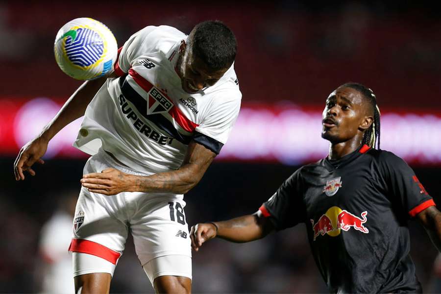 São Paulo venceu Bragantino por 2 a 0 no primeiro turno