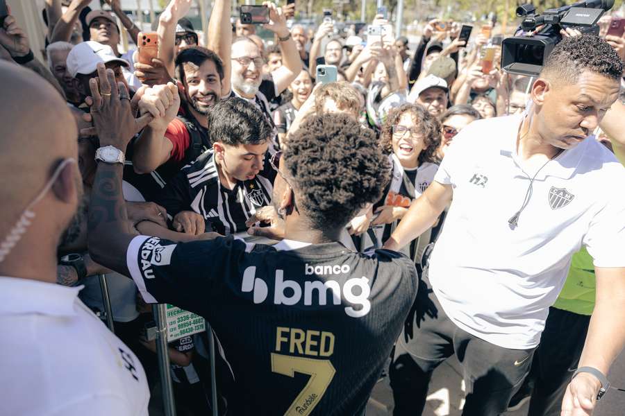 Fred foi recebido pela torcida atleticana Fred foi recebido pela torcida atleticana