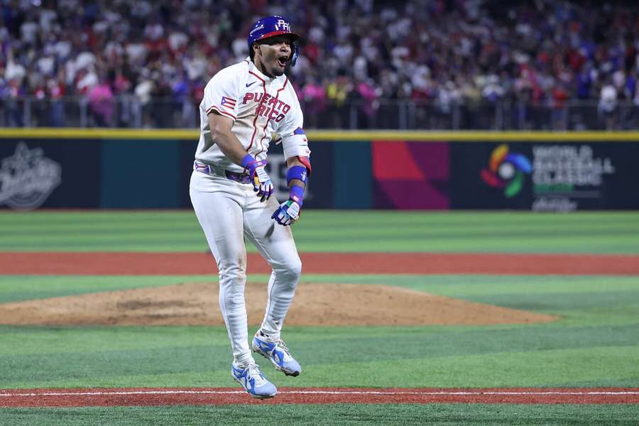Puerto Rico's Darell Hernaiz celebrates walk-off home run against Panama at 2026 World Baseball Classic