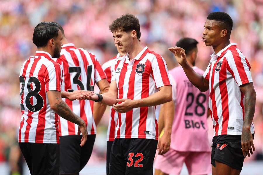 Sunderland célébrant après un but contre Rennes ce samedi. Sunderland célébrant après un but contre Rennes ce samedi.