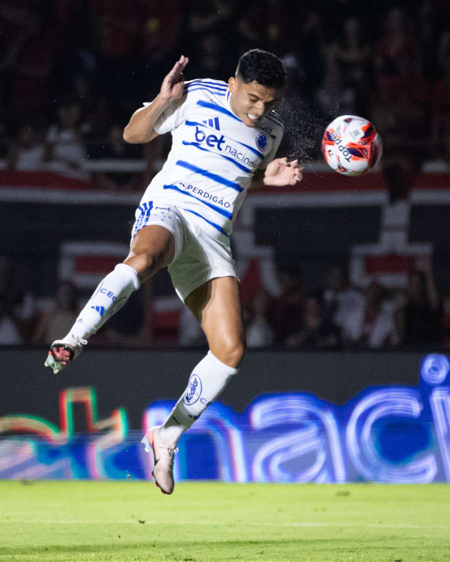 A cabeçada de Bruno Rodrigues para garantir a vitória do Cruzeiro A cabeçada de Bruno Rodrigues para garantir a vitória do Cruzeiro