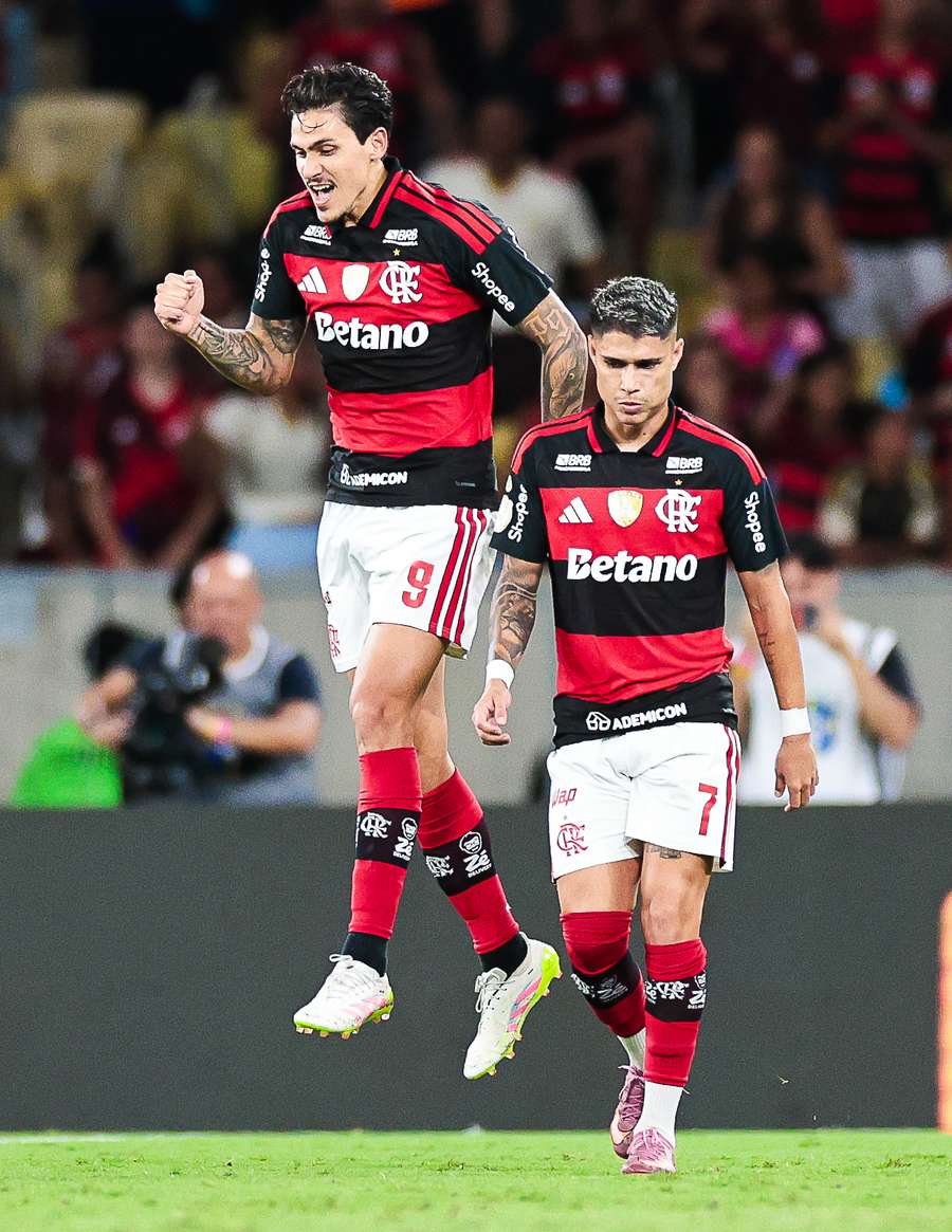 Pedro, de cabeça, fez o gol da vitória do Flamengo